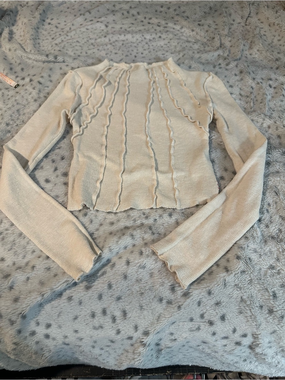 Like new Urban Outfitters Ruffled Seam Detail Long-Sleeve Crop Top in Cream